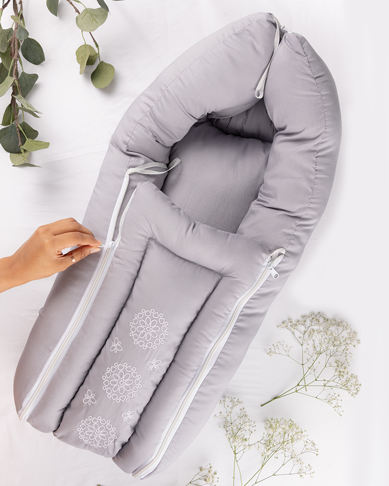 Elegant Smockers LK | Baby Carry Quilt β Dandelion Theme (Grey) | Sri Lanka